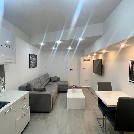 Apartment Diamond -Modern And Lovely Seaside Studio Apartment كوتور المظهر الخارجي الصورة