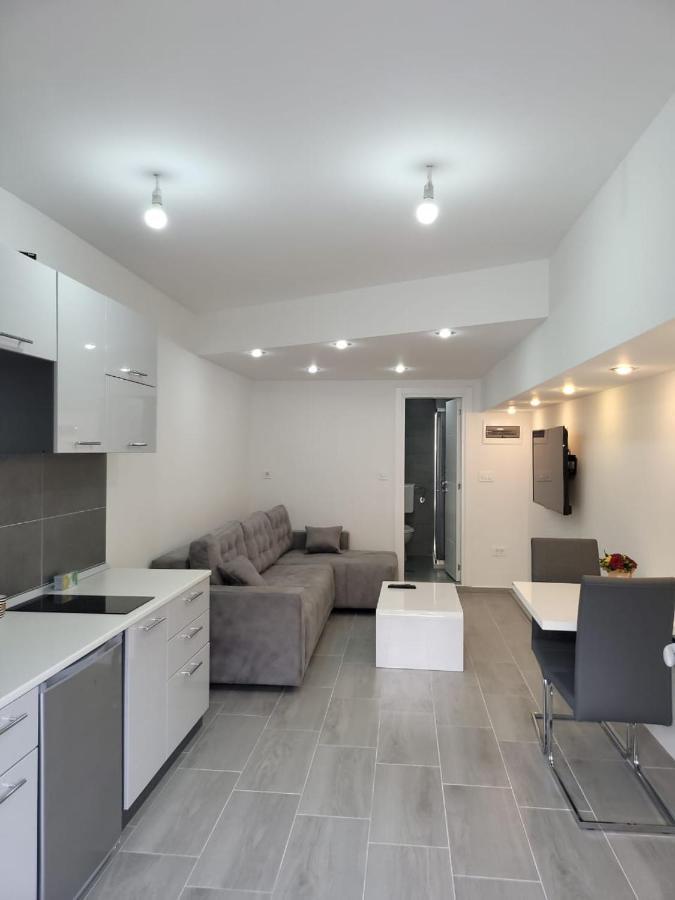 Apartment Diamond -Modern And Lovely Seaside Studio Apartment كوتور المظهر الخارجي الصورة