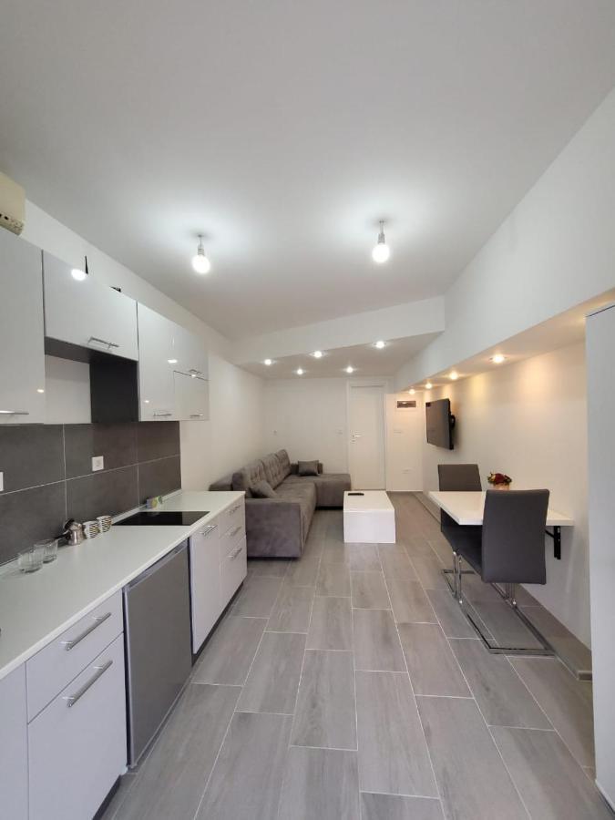 Apartment Diamond -Modern And Lovely Seaside Studio Apartment كوتور المظهر الخارجي الصورة