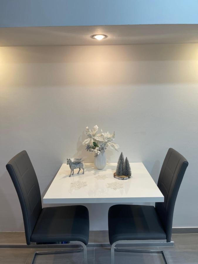 Apartment Diamond -Modern And Lovely Seaside Studio Apartment كوتور المظهر الخارجي الصورة