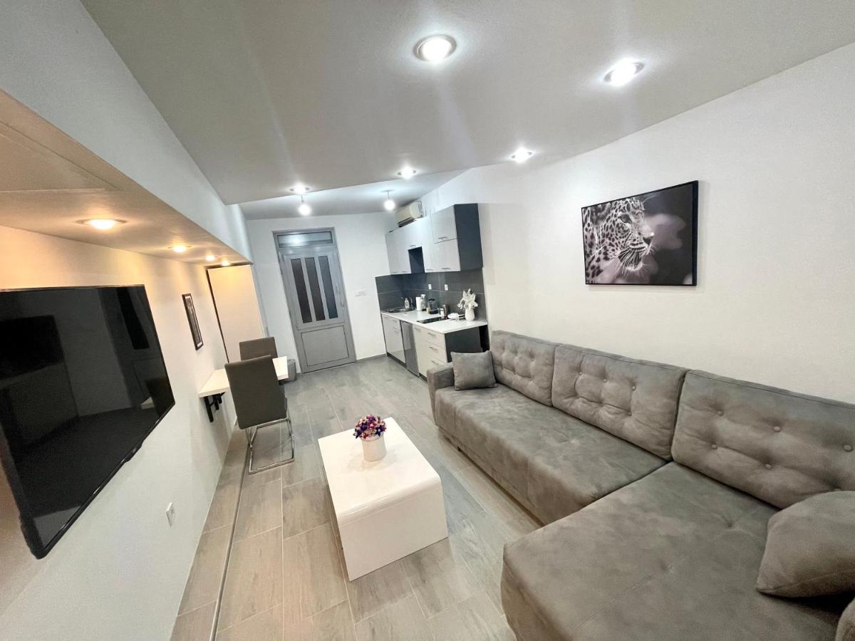 Apartment Diamond -Modern And Lovely Seaside Studio Apartment كوتور المظهر الخارجي الصورة
