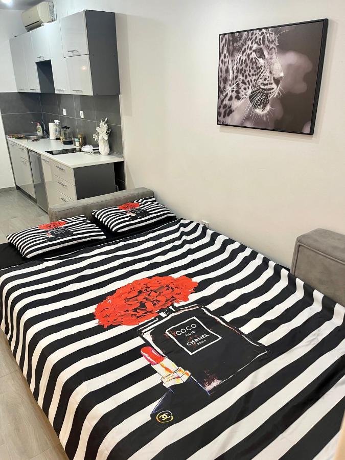 Apartment Diamond -Modern And Lovely Seaside Studio Apartment كوتور المظهر الخارجي الصورة
