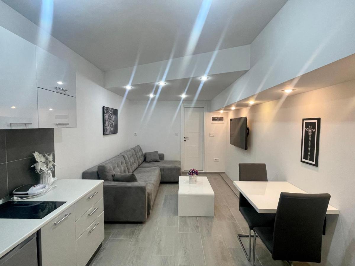 Apartment Diamond -Modern And Lovely Seaside Studio Apartment كوتور المظهر الخارجي الصورة
